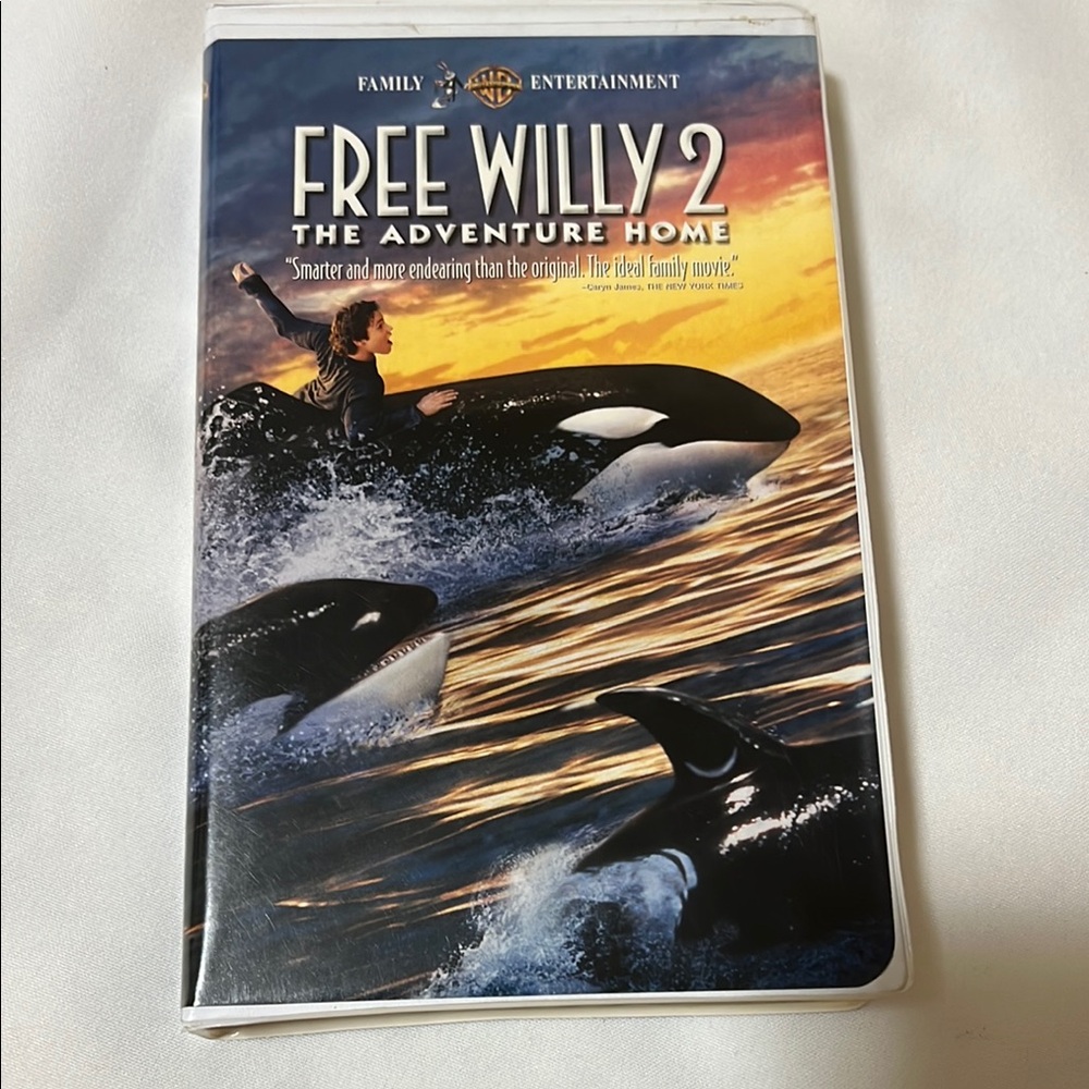 Free Willy 2: The Adventure Home VHS Movie